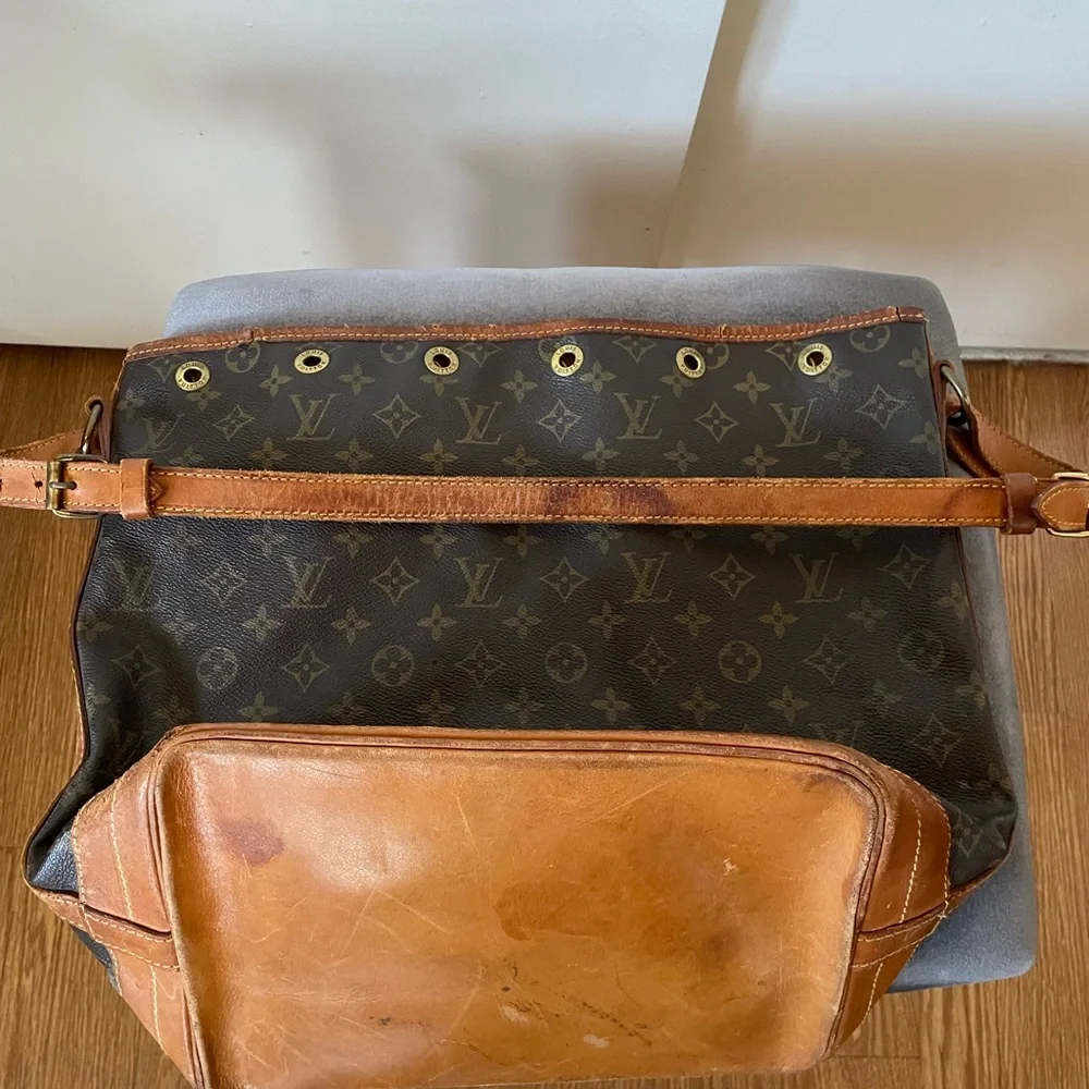 Louis Vuitton GM Brown Leather Monogram Bag - Picture 7 of 7